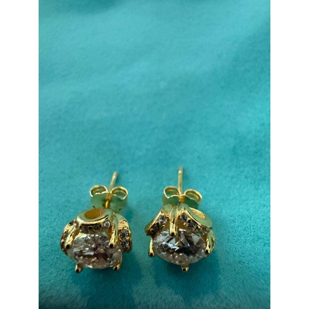 1CT gold Moissanite flower studs